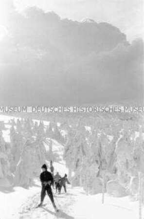 Skifahrer aus der DDR im Winterurlaub im Polnischen Riesengebirge