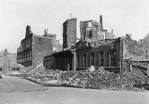 Zerstörtes Gebäude der Kreishauptmannschaft am Roßplatz