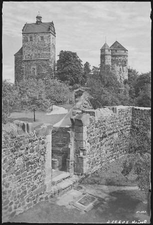 Stolpen. Grab der Gräfin Cosel und Seigerturm