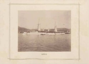 Kriegsschiff "Gotto" im Hafen von Genua