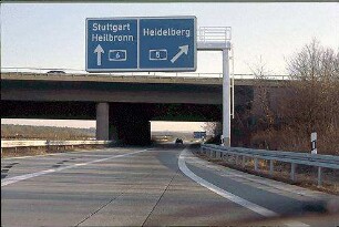Ausfahrt aus Kreisel Südwest (Heidelberg Richtung Heilbronn) zu Nebenfahrbahn Süd der A6 (Mannheim Richtung Heilbronn)