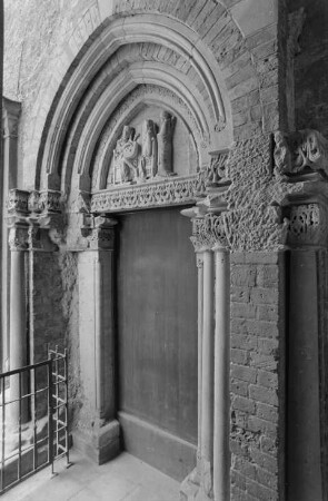 Westportal, Trebnitz, Polen