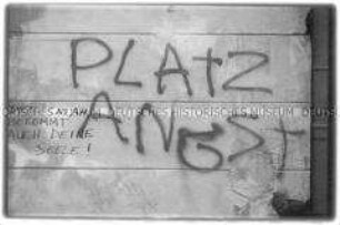Graffiti: "Platz Angst" (Altersgruppe 18-21)