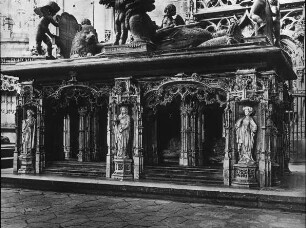 Brou (Bourg-en-Bresse), Église Saint-Nicolas-de-Tolentino de Brou, Grabmal Philiberts le beau, Duc de Savoie; Meit, Conrad