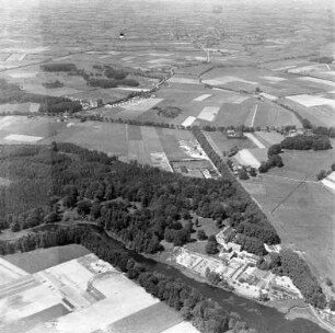 Borstel (Kreis Segeberg): Luftbild: Herrenhaus mit Tuberkulose-Heim