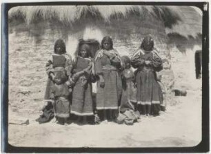 Chipaya-Indianer vom Dorf Chipaya am Salar von Coipasa : letzter Rest eines alten Volkes, in 78 Familien erhalten