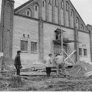 LPG Basedow. Bauarbeiten an Stallgebäude (1851)