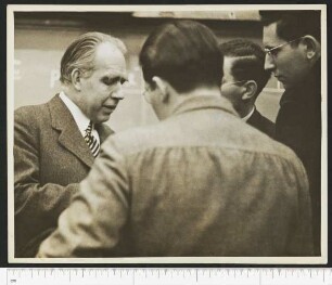Porträtaufnahme Niels Bohr