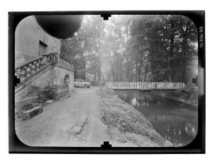 Trebbin-Blankensee, Dorfstraße 1. Herrenhaus (1740). Aufgang zum Westflügel an der Nieplitz