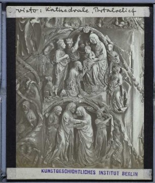 Orvieto, Dom : Portalrelief: Anbetung der Heiligen Drei Könige [?] und Heimsuchung
