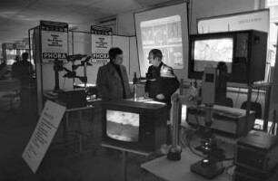 Ausstellung "Audiovisuelle Medien in der Schulpraxis" im Landesgewerbeamt