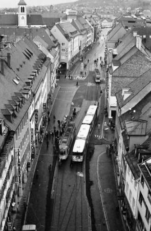 Freiburg: Blick vom Martinstor auf Kaiser-Joseph-Straße nach Umbau Fußgängerzone