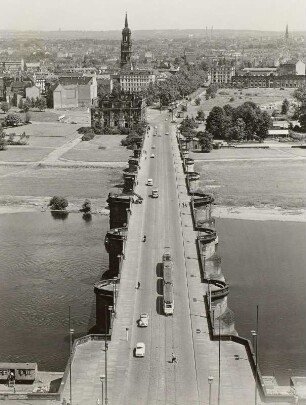 Dresden. Blick vom Georgentor über die Augustusbrücke zur Neustadt : Dresden, Augustusbrücke