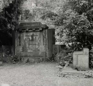 Grabanlage der Familie Veith