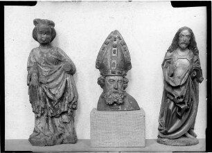 Freiburg Augustiner Kloster Bischofsbüste zwischen zwei Heiligenfiguren