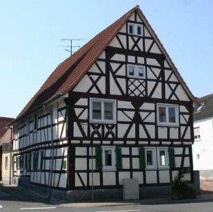 Fachwerkwohnhaus; Dreieich, Mainzer Straße 2