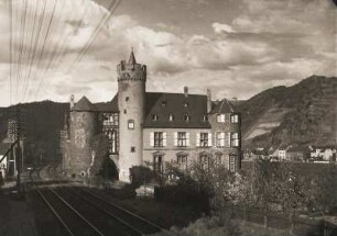 Kobern-Gondorf/ Mosel. Ansicht der Oberburg - Schloss Gondorf, errichtet im 14. Jh.