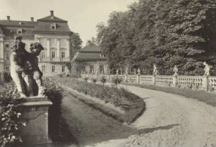Radmeritz (heute: Radomierzyce), Schloss Joachimstein (Pałac Radomierzyce), Westflügel mit Pavillon