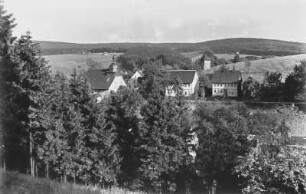 Altenau im Harz, Ortsteil mit Dorfkirche : Clausthal-Zellerfeld-Bergstadt Altenau im Oberharz. Ortsteilansicht vom Schwarzenberg mit Dorfkirche St. Nikolai