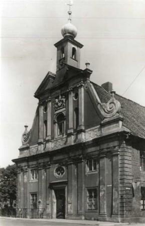 Lüneburg, Kaufhausstraße 5. Altes Kaufhaus, Heringshaus (15. Jahrhundert, 1741/1745). Giebelseite