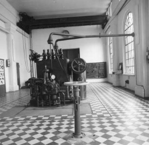 Uebigau-Wahrenbrück-Domsdorf. Brikettfabrik Louise (1882/1991 Kohleabbau; seit 1992 Technisches Denkmal). Kesselhaus. Raumaufnahme. Ansicht mit Flammrohrkessel