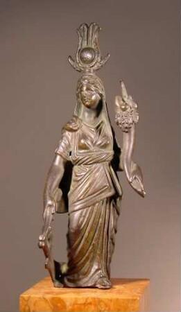 Römische Statuette einer pantheistischen Isis-Fortuna