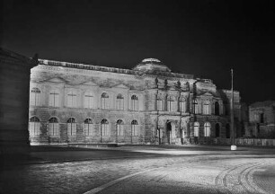 Dresden, Gemäldegalerie, Ansicht vom Theaterplatz bei Nacht