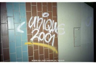 'uniQuE 2001