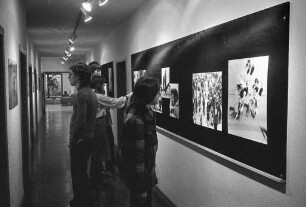Fotoausstellung "Jugend heute" des Jugendheims "Anne Frank" am Engländerplatz in Zusammenarbeit mit der Landesbildstelle Baden