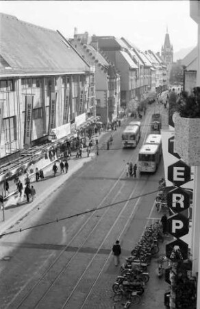Freiburg: Kaiser-Joseph-Straße vom Oberpaur Einrichtungshaus