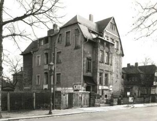 Dresden-Trachau, Wilder-Mann-Straße 42c. Wohnhaus. Straßenansicht mit Einfriedung
