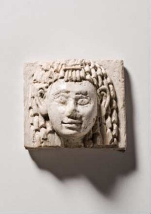Elfenbeinrelief: Frauenkopf