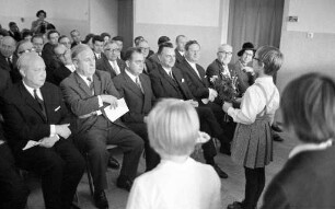 Einweihung der im 2. Bauabschnitt fertiggestellten neuen Schloßschule Durlach.