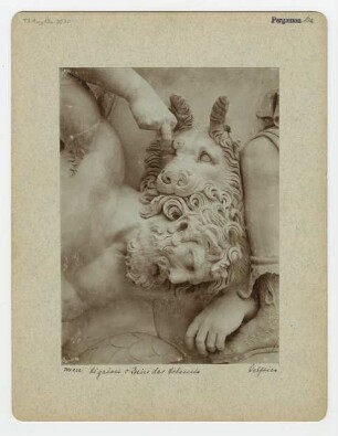 Pergamonaltar, Ostfries - Ausschnitt: Aigaion