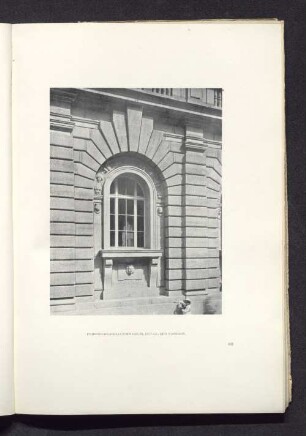 Friedrichs-Realgymnasium, Detail der Fassade