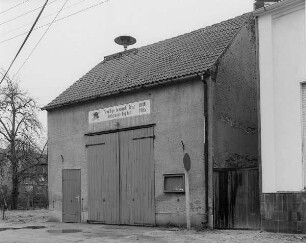 Forst-Noßdorf (Kr.Spree-Neiße). Feuerwehrdepot, Noßdorfer Str. Straßenansicht