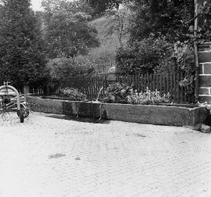 Sachteile: Kellerportale und Laufbrunnen; Oberzent, Sensbacher Straße 113