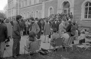 Inskription an der Pädagogischen Hochschule Karlsruhe.