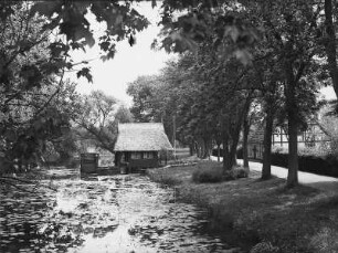 Güstrow. An der Schanze. Ansicht mit Fischerhaus und Wohnhaus