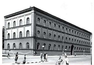 Gärtner, Friedrich von; München, Ludwigstr. 27; General - Bergwerks - und Salinen- Administration (Universitätsbibliothek) - Außenansicht