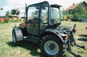 Fotografie: Umwelttechnik, Landschaftspflege, Systemtraktor