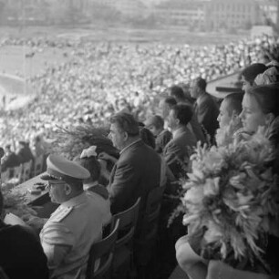 10. Jahresfeier der Pioniere in Sofia Festtribüne im Stadion