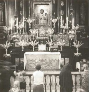 Czestochowa. Pauliner-Klosterkirche. Altar der Gnadenkapelle (1301/1400) mit Gnadenbild Mariens ("Schwarze Madonna von Tschenstochau")