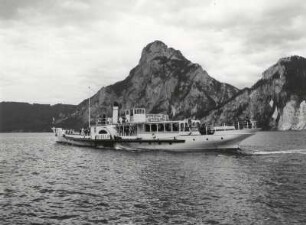 Der alte Raddampfer "Gisela" auf dem Traunsee