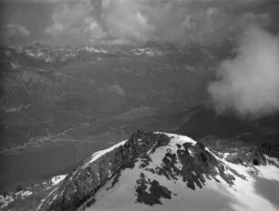 Blick vom Corvatsch in das Tal