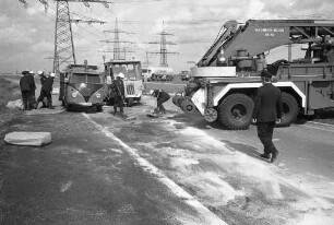 Verkehrsunfall im Raffineriegelände mit Auslaufen von 5000 Liter Heizöl