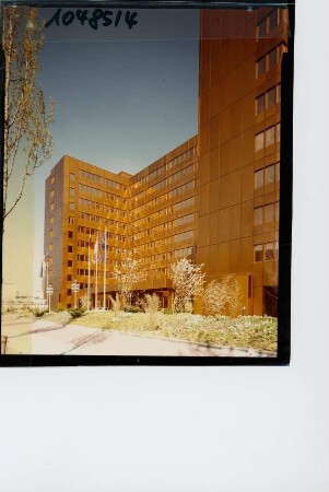 Handelsforum - Theodor-Heuss-Allee, Frankfurt am Main, 1985