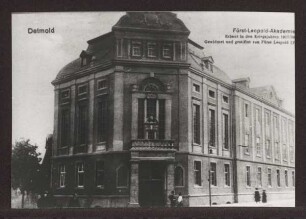 Die Fürst-Leopold-Akademie. Lange Straße Ecke Friedrichstraße. später Lippische Landesbrandversicherung. aus der Sammlung Starke