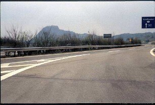Ausfahrt aus Kreisel Nordost (Singen Richtung Schaffhausen) zu Nebenfahrbahn Nord (AK Hegau Richtung Schaffhausen)