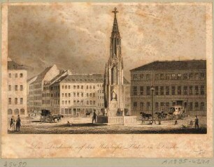 Der Cholerabrunnen von Gottfried Semper auf dem Postplatz in Dresden von Nordwesten, im Hintergrund links der Eingang in die Wilsdruffer Straße, rechts das Postgebäude